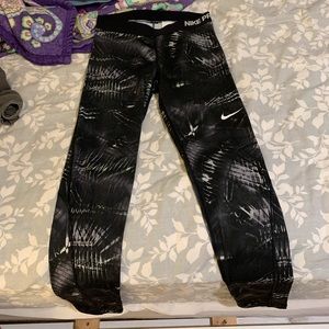 Women’s Nike Pro Leggings